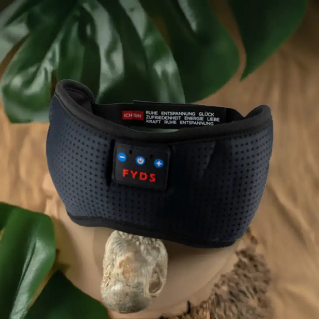 Mit Schlafmaske und Meditationen sanft einschlafen.
